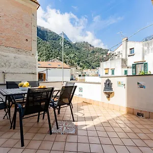 https://ziro-house.hotels-amalfi.com